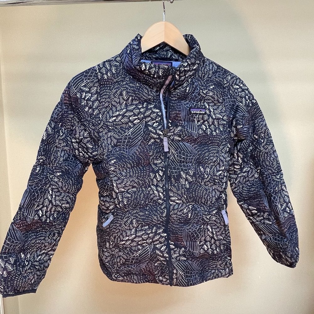 Patagonia Girls Down Sweater, Indigo Forest Theme, Size